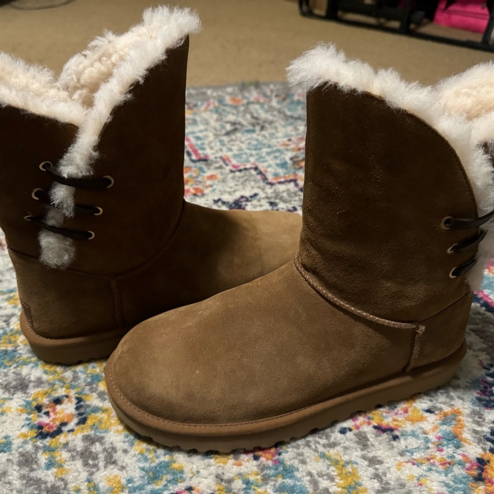 NWT Ugg boots size 11